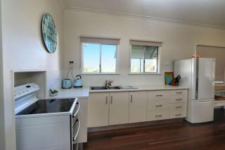 115 Esplanade - Bargara - 4