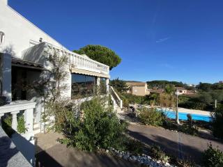 Villa de Charme 5 Pièces avec Piscine Privée, Jardin Arboré, Proche Plage et Centre-ville - FR-1-226-501 - 8