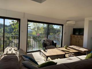 Villa de Charme 5 Pièces avec Piscine Privée, Jardin Arboré, Proche Plage et Centre-ville - FR-1-226-501 - 6