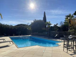 Villa de Charme 5 Pièces avec Piscine Privée, Jardin Arboré, Proche Plage et Centre-ville - FR-1-226-501 - 0