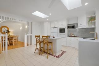 Treetops Retreat by The Beach - 5