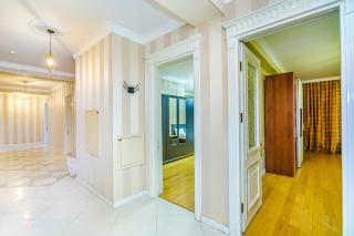 VIP Apartments nearby McDonads - Bakoe - 7