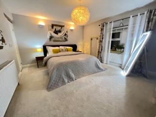 Bank View next to the Fleece Countryside Inn - 8