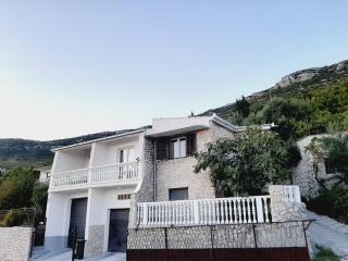 Apartment Natali - Kastel Stari - 9