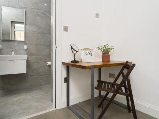 Oxford Street 2 Bedr, 3 Beds, 2,5 Bath, 2 min subway - 6