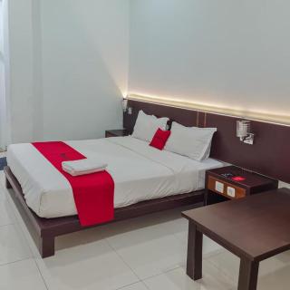RedDoorz Plus at Hotel Royal Palangka Raya - Palangkaraya - 1