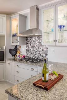 Driftwood Beachfront Manor - Shelley Point - 8