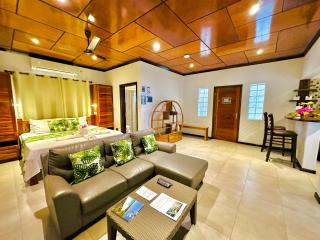 Seaside Self Catering - Mahe - 5