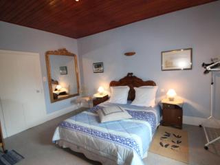 Gîte Confortable en Pleine Forêt avec Étang, Idéal pour Familles et Amis - FR-1-589-154 - 9