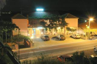 Lulak Studio Apartments - 9