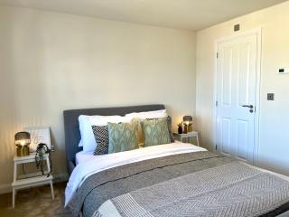 New Stylish Cambridge Townhouse (Free parking) - 1