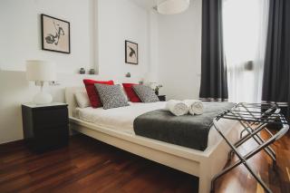 AZZ Sevilla Torre de la Plata Apartamentos - Seville - 6