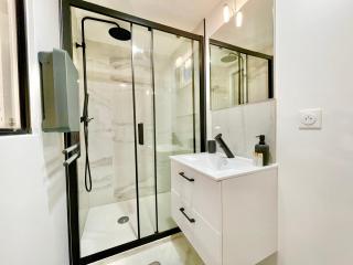 LE ROSACKER - Proche centre ville et gare - Terrasse - Parking gratuit 2 places - 2 chambres - 2 salles de bain - Netflix - Colmar - 5