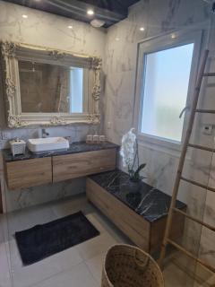 MAGNIFIQUE VILLA LUXE COSY POPPIES HOLIDAY - Normandie Beach Racing, Flipper, Baby-foot, SPA, Jardin Méditerranéen, Plage Riva Bella à 300m, Mer à Pied, Tout Confort, Idéale Familles & Groupes, EVJ à Ouistreham, Proche Cabourg, Week-end & Courts Séjours ! - Ouistreham - 4