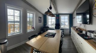 Bumblebee Bight Inn - 5