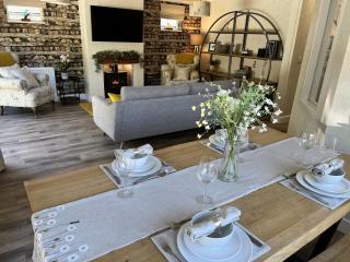 Hollicarrs - Kingfisher Lodge - York - 5
