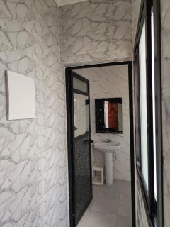 STUDIO NEUF PROPRETE ET HYGIENE IRREPROCHABLE Proche des bus CTM - 4 em étage face terrasse - Tangeri - 9