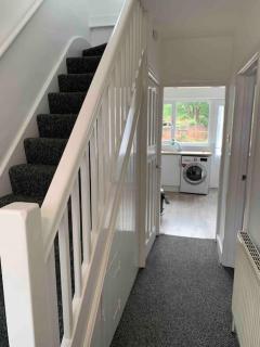 Lovely 3 Bedroom property with extensive parking - Birmingham - 5
