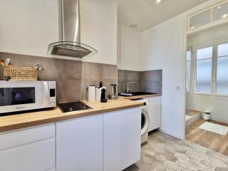 LE FOCH by Booking Guys - 1