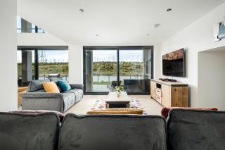 Lakeside property with spa access on a nature reserve Overton Island 11 OI11 - 1