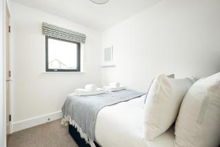 Lakeside family friendly property OI23 - 3