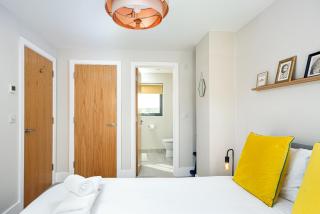 Lakeside property with a Spa on a nature reserve Wildside WI15 - 9