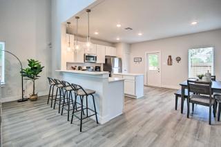 Chic Houston Home with Game Room about 8 Mi to Dtwn - Houston - 3