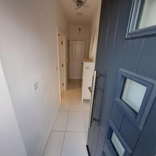 Lovely and Modern Groundfloor 1 Single Bedroom Condo with Netflix, Tea/Coffee/Biscuits - Bristol - 9