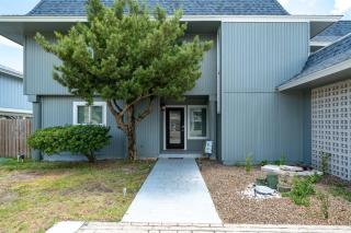 Edgewater Escape - 8