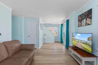 3007NOB Ocean View 7BR Home in Cherry Grove - Sleeps 16 - 2