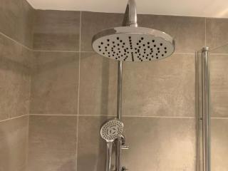 Fantastic Large 2 X Bedroom Flat, Free Parking - 1