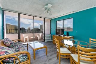 Royal Kuhio 1712 - Spacious Corner Unit with Stunning Ocean City Views in the Heart of Waikiki! - Honolulu - 0