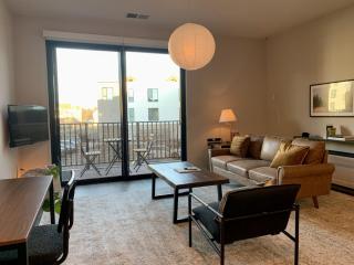Brown Deer 1BR Apartment G2 - with Gym, Pool, and Parking - Brown Deer - 8