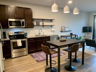 Brown Deer 1BR Apartment G1 - with Gym, Pool, and Parking - Brown Deer - 4