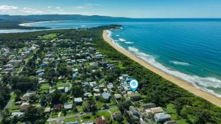 Maldas Retreat Pet Friendly Absolute Beachfront with Spa - Culburra Beach - 9