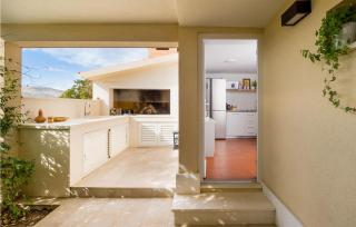 Gorgeous Home In Srinjine With Kitchen - Srinjine - 3