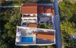 Beautiful Home In Jesenice - Jesenice - 8