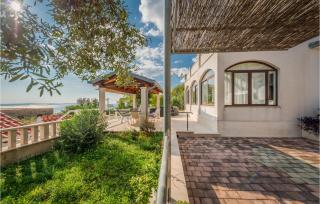 Beautiful Home In Jesenice - Jesenice - 5