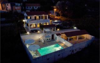 Beautiful Home In Jesenice - Jesenice - 2