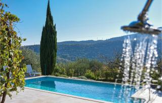 Stunning Home In Tugare - 1