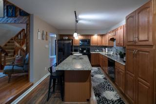 Charming Corner Newly Furnished Townhome - Lake Harmony - 3