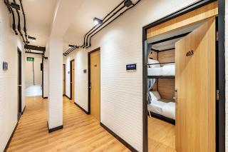 Siam Subway Hostel and Café - Bangkok - 5