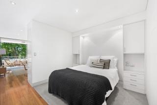 MACL119P - Potts Point Pizzazz - Sidney - 5