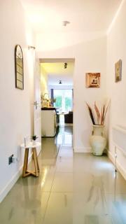 Spacious two bedroom, two bathroom Beach Nest with garden - St Leonards - 6