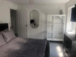 Barber House, Hoyland with two allocated parking spaces - Hoyland Nether - 1