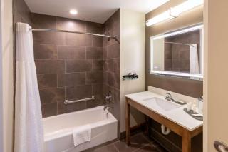 La Quinta Inn & Suites by Wyndham Tulsa Downtown - Route 66 - Tulsa - 3