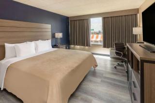 Baymont by Wyndham Laredo - Laredo - 8