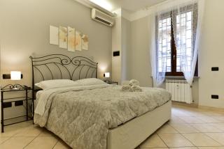Classic Apartment in Re Di Roma near the metro - 0