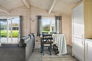Chestnut, 6 Fingle Glen Lodges - Free Parking & WiFi - Pets - 3