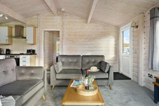 Chestnut, 6 Fingle Glen Lodges - Holcombe Burnell - 2
